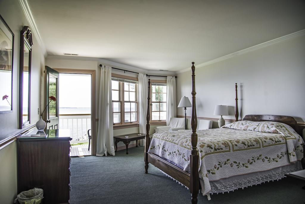 Wades Point Inn On The Bay McDaniel Oda fotoğraf